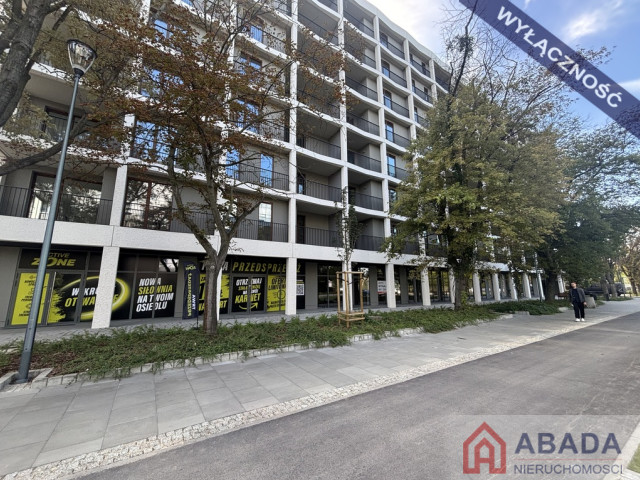 duże witryny od ulicy nowy lokal, parking 4x drzwi