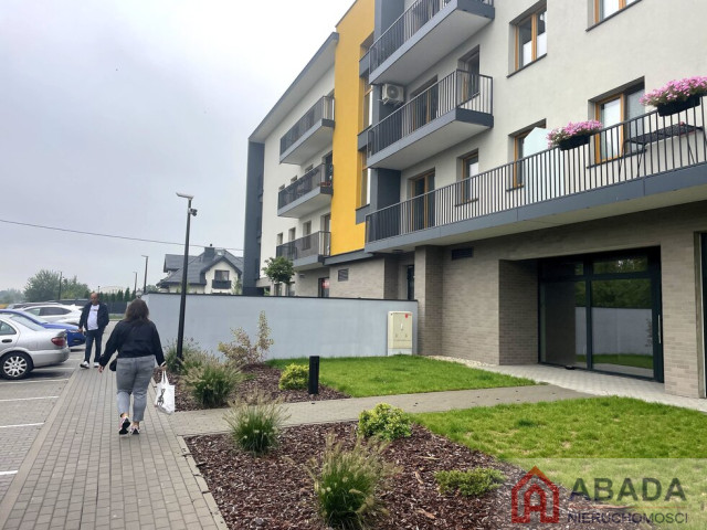 piękny duży lokal witryny na 2 strony 3xparking