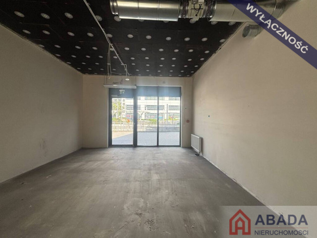 lokal cybernetyki  ruch 2x parking 2 wejścia